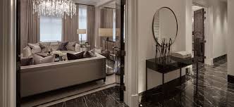 Serip Aqua Collection Chandelier In An Interior By Louise Bradley Interiors S Izobrazheniyami Interer Gostinaya