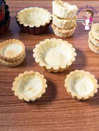 Pie crust in a pie pan. How To Make Homemade Mini Tart Shells 3 Methods Veena Azmanov