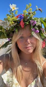 Migrants plant birch trees in new homes