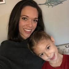 Hillary Ayers's Instagram, Twitter & Facebook