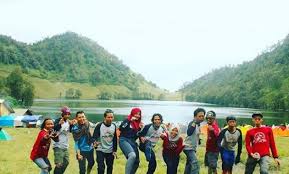 Scopri ricette, idee per la casa, consigli di stile e altre idee da provare. Ranu Gumbolo Tulungagung 2021 Lokasi Dan Harga Tiket Masuk Ranu Gumbolo Tulungagung Spot Wisata Danau Indah Yang Mempesona Daka Tour