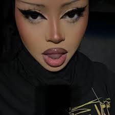 Anita Walsh's Instagram, Twitter & Facebook