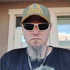 Who remembers yum yum donuts from the '80s?? It was my favorite donut place  back then.