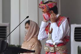 Semoga setiap insan mampu cukup percaya diri untuk berdiri di atas tumpuan mata kaki. Jokowi Pandemi Ajarkan Kita Untuk Berdiri Di Atas Kaki Sendiri