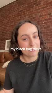 Replying to @Elizabeth C if there’s one thing about me, its that I love a  classic handbag 🌷 #greenscreen #blackbags #fashiontiktok #classicstyle