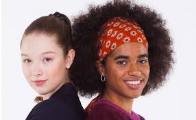 Marta e Eva, divise tra musica e pattinaggio su Rai Gulp