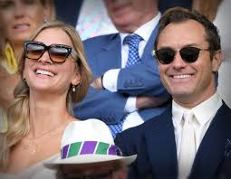 Sempre attento e lontano dai riflettori, franco battiato non aveva moglie e figli, preferendo una vita tranquilla e isolata nella sua abitazione di milo. Jude Law Diventa Padre Aspetta Il Sesto Figlio Dalla Moglie Philippa Coan