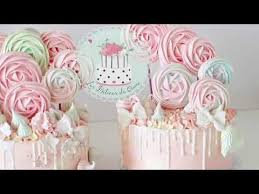 Sucettes En Meringues Francaise Croquantes Et Fondantes Ideales Pour Decorer Vos Layer Cake Youtube Meringue Gateau Sucette Sucette
