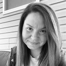 Leann Thacker's Instagram, Twitter & Facebook