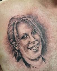 A plaque has been unveiled in tribute to Wendy Alabaster, 54, who passed  away from pancreatic cancer