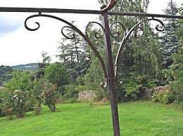 epingle sur wrought iron