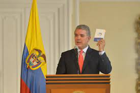 Iván Duque - #NuestrosNiñosPrimero. Con la firma de este... | Facebook