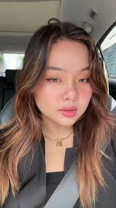 Vanessa Raya's Instagram, Twitter & Facebook