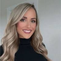 Rose Holstein's Instagram, Twitter & Facebook