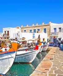 Le Port De Naoussa A Paros Paros Cyclades Les Cyclades