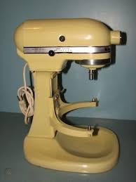 Kitchenaid introduced this special edition color in 2018 to commemorate their 100th anniversary. Kitchenaid K5 A Mixer Harvest Gold 137967356