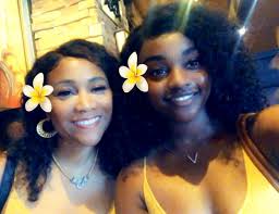 Vonda Moore (@VondaMoore18)