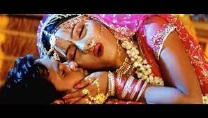 Bhabhi Ki Suhaag Raat Devar Ke Sath Husband ke Samne Full Hot Romance Very  Hot Akshay disturbs Suniel and Sonali Bendre - video Dailymotion