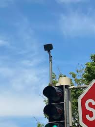 Wann dort geblitzt werde sei noch unklar. Ist Das Ein Ampelsensor Oder Ein Ampelblitzer Auto Auto Und Motorrad Blitzer
