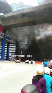 Ieškote nakvynė ir pusryčiai, nakvynės namai, atostogų nuoma, ar viešbutis taman jaya lrt statione? Six Cars Ablaze Near Taman Jaya Lrt Station Video