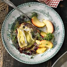 Entrecote Mit Camembert Und Geschmorten Calvados Apfeln Rezept Rezepte Lebensmittel Essen Franzosische Rezepte