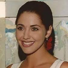 Bobbi Phillips's Instagram, Twitter & Facebook