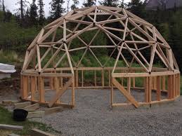 Arctic Dome Greenhouses Www Domegreenhous Nrcs High Tunnel Approved In The United States Mit Bildern Strohlehmhauser Geodatische Kuppel Architektur