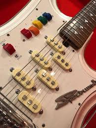 26 Awesome Electric Guitars The Illustrated Encyclopedia Electric Guitars Gibson Les Paul Guitartech Guitarrock Electric Guitar Guitar Kids Electric Guitar