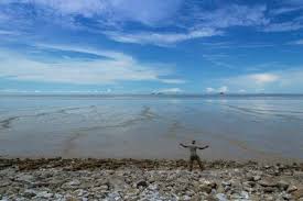 Last ana makan kat kawasan sini pada tahun 2012 tapi masa tu kami makan di aroma ikan bakar. Pantai Jeram Stock Photos And Images 123rf