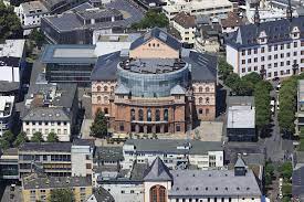 Der pachtvertrag mit der wohnbau mainz, der das gebäude gehört, laufe zu diesem datum aus. Im Alten Haus Des Deutschen Weines Isst Man Nun Im Grunen Kakadu