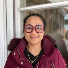 Main character energy? ✓ Our client is owning the spotlight in this bold  burgundy Gucci frame — perfectly matched to her outfit and impossible to  miss. This is what happens when great