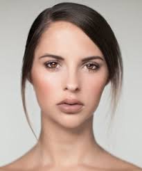 How to apply make-up for a classic day look video lecture