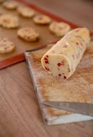 Je Vous Propose Une Recette De Sables Qui Sentent Bon L Ete Au Parmesan Et Chorizo En 2020 Recette Apero Facile Recette Aperitif Dinatoire Recettes De Cuisine