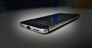 În anul 2018 puteți cumpăra o mulțime de ceasuri inteligente, dar care este cel mai bun smartphone al momentului? Cele Mai Bune Telefoane Business Smartphone Uri Bune È™i Securizate