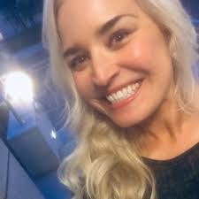 Beth Malloy's Instagram, Twitter & Facebook