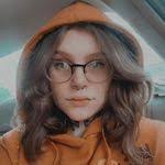 Lena Stiles's Instagram, Twitter & Facebook