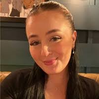 Renee Voss's Instagram, Twitter & Facebook