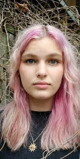 Deborah Irving's Instagram, Twitter & Facebook