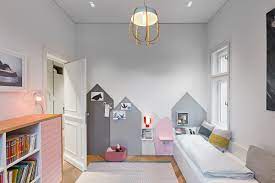 Questo particolare tipo di ambiente si coniuga alla perfezione con decorazioni ricercate e fantasiose che posso tradursi ad esempi nella scelta di pareti d'ispirazione geometrica o astratta. Cameretta Bambini Idee E Soluzioni Di Design Living Corriere