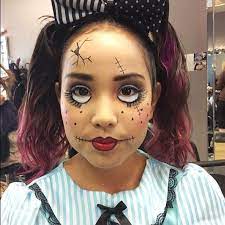 Gruselige kostüme müssen nicht teuer und aufwendig sein. Horror Puppe Kostum Selber Machen Diy Anleitung Maskerix De Halloween Kostum Selber Machen Gruselig Schminken Halloween Schminken Kinder