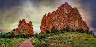 Garden of the gods is about 70 miles from denver, so plan for traffic and weather conditions, as you should expect your drive to last an hour or more. Garden Of The Gods Ultimate Hiking Guide Day Hikes Near Denver