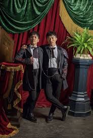 Danial Son And Yusaku Komori As Chang And Eng Bunker The Siamese Twins In The Greatest Showman 2017 The Greatest Showman Showman Showman Movie