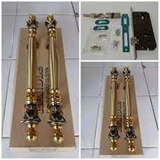 Berikut ini daftar harga handle pintu terbaru untuk merk bossini. Jual Pull Handle Pintu Rumah Kuningan Antiq Tarikan Pintu Rumah Mewah Panj Kab Pati Aneka Handle Pintu Tokopedia