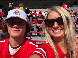 Lindsay Denny (@LindsayKayDenny)