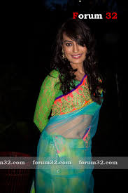 Surbhi jyoti hindi tv serial actress naagin 3 hot backless pics gallery. Zee Gold Awards 2013 Surbhi Jyoti Fanclub