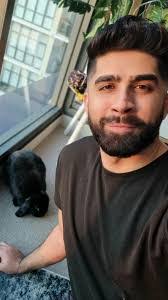 Alex Gandy's Instagram, Twitter & Facebook