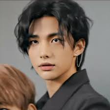 Pin By Sofia On Hyunjin In 2020 Cute Korean Girl Felix Stray Kids Blackheads Popping