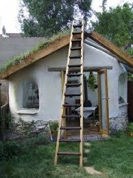 A Natural Roof Top Is Typically A Roof That S Were Taught In Crops Which Lessens Stormwater Run Off And Les Interieur Maison Design Maison Ecologique Kerterre