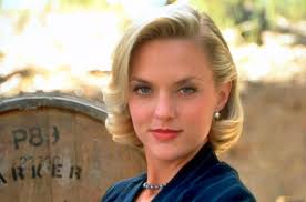 The actor who played Meredith Blake in 'The Parent Trap' is here for all  your viral takes