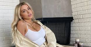 Last seen aug 16, 2019. Who Is Corinna Kopf Dating In 2020 Is The Vlog Squad Member Single